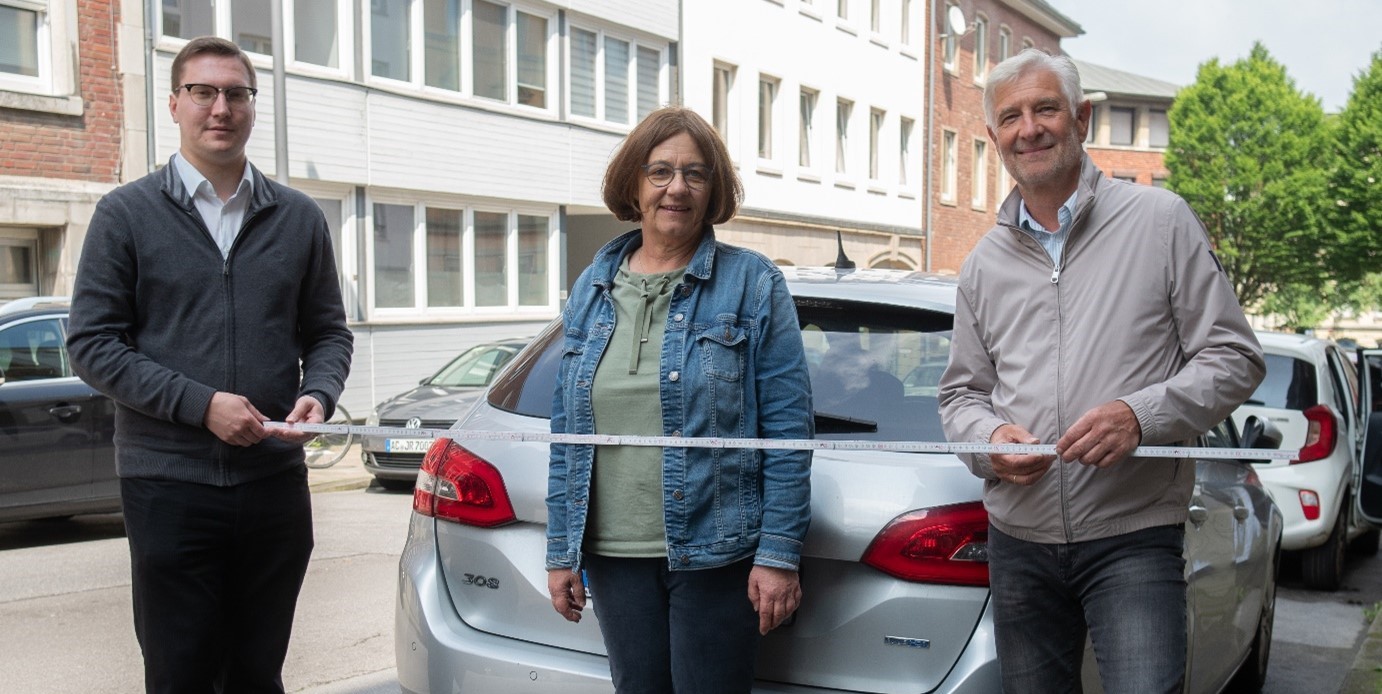 v. l. n. r. Philip Cierniak, Kreisvorsitzender der FDP Aachen-Stadt, Elke Bohrer, Kreisschatzmeisterin, und Detlef Hesse, Kreisschriftführer.